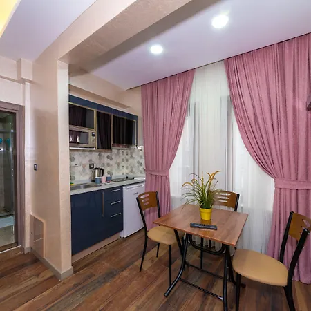 Butterfly Aparthotel 3*