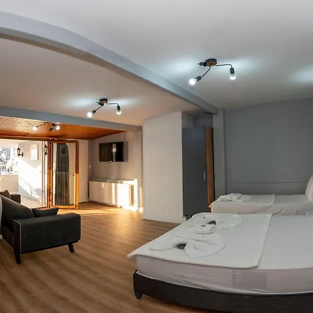 Butterfly Aparthotel 3*