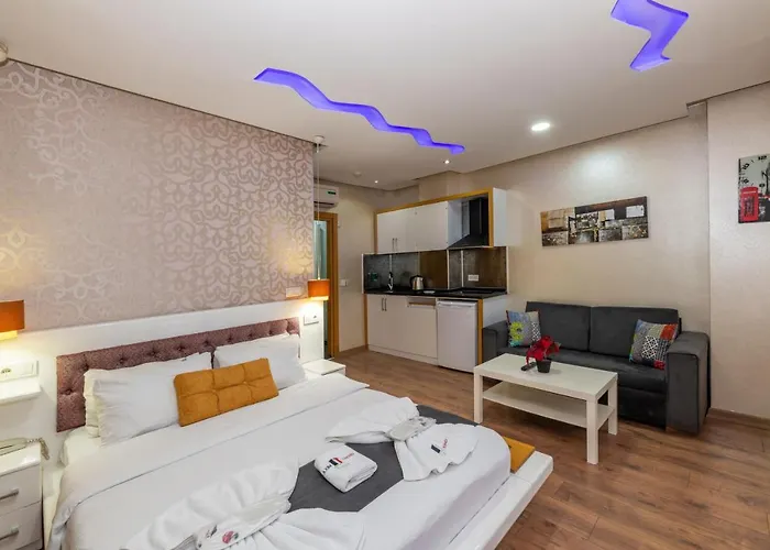 Butterfly Aparthotel 3*