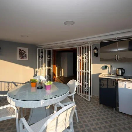 Butterfly Apart Otel 3*